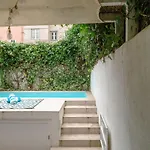 Апартаменти Cozy 1br, Private Terrace & Pool - Estrela | By Airnest Лісабон