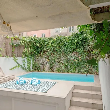 Apartment Cozy 1br, Private Terrace & Pool - Estrela | By Airnest Lisbon