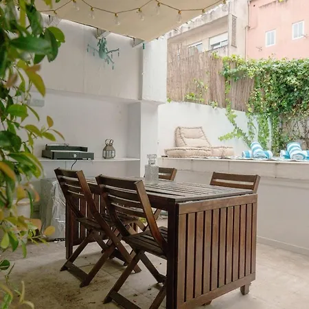 Cozy 1br, Private Terrace & Pool - Estrela | By Airnest * Lisbona