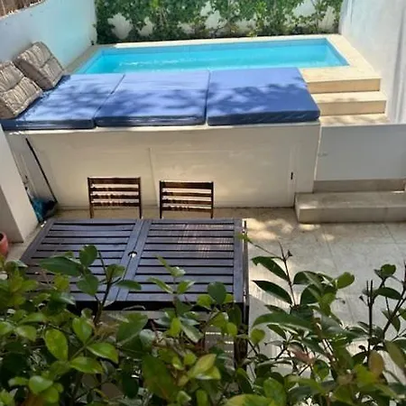 Cozy 1br, Private Terrace & Pool - Estrela | By Airnest Lisbon