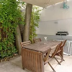 Cozy 1br, Private Terrace & Pool - Estrela | By Airnest * ליסבון