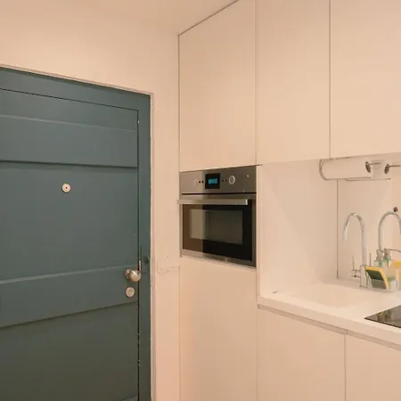 Cozy 1br, Private Terrace & Pool - Estrela | By Airnest Appartement