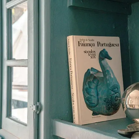 Cozy 1br, Private Terrace & Pool - Estrela | By Airnest Lisboa